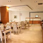 Tuna מלון מוגלה