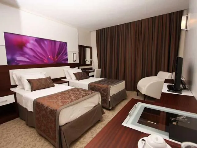 Hotel Tuna