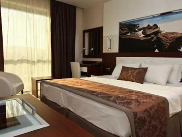 Tuna Hotel